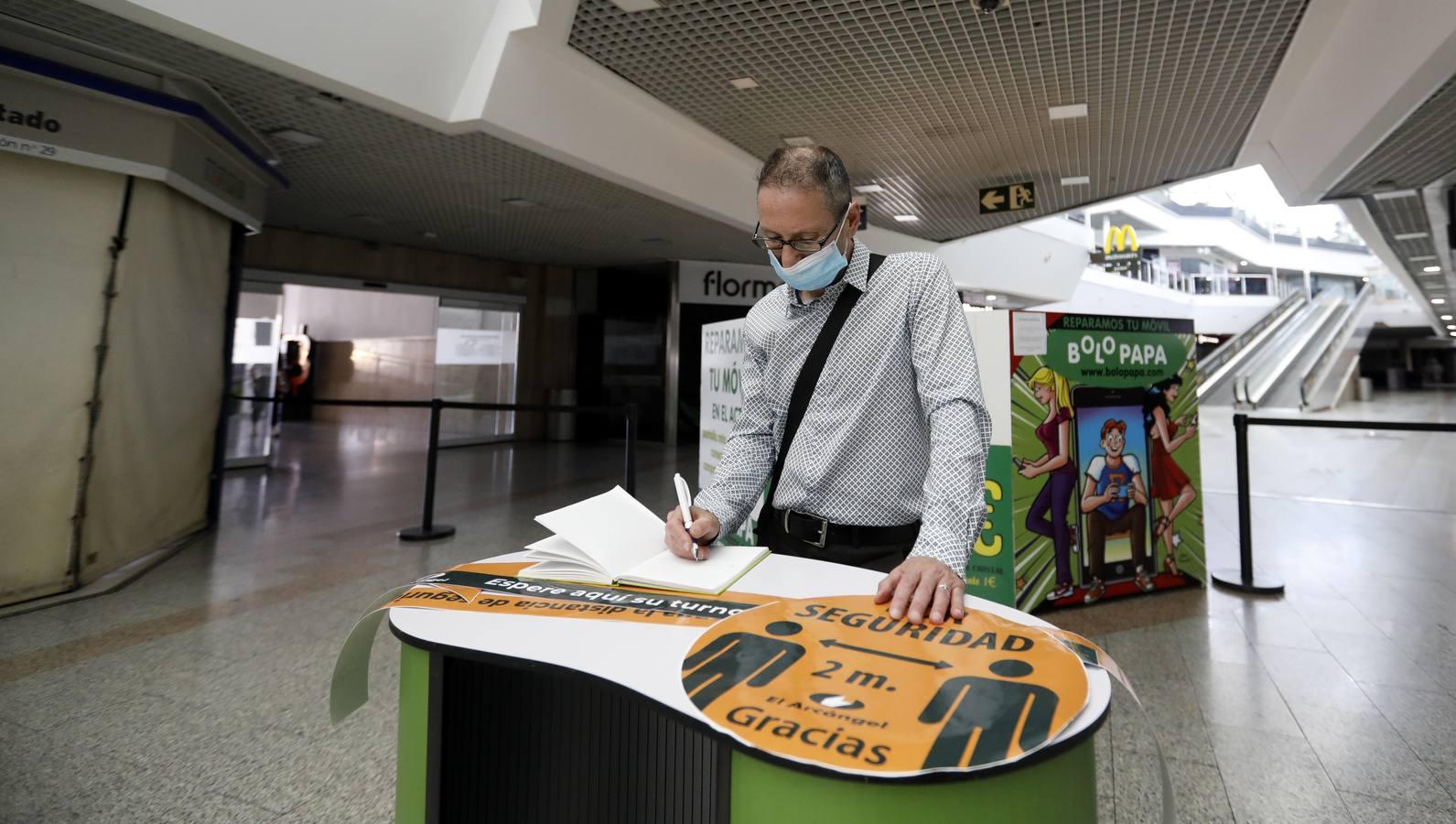 En imágenes, el centro comercial El Arcángel de Córdoba prepara su reapertura