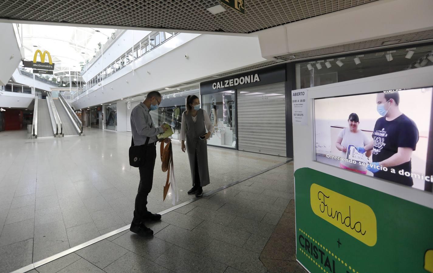 En imágenes, el centro comercial El Arcángel de Córdoba prepara su reapertura