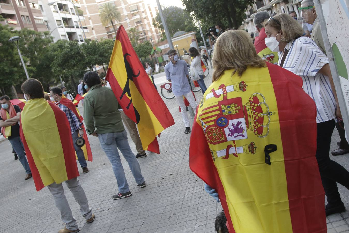 Nueva cacerolada de protesta contra Pedro Sánchez en Sevilla