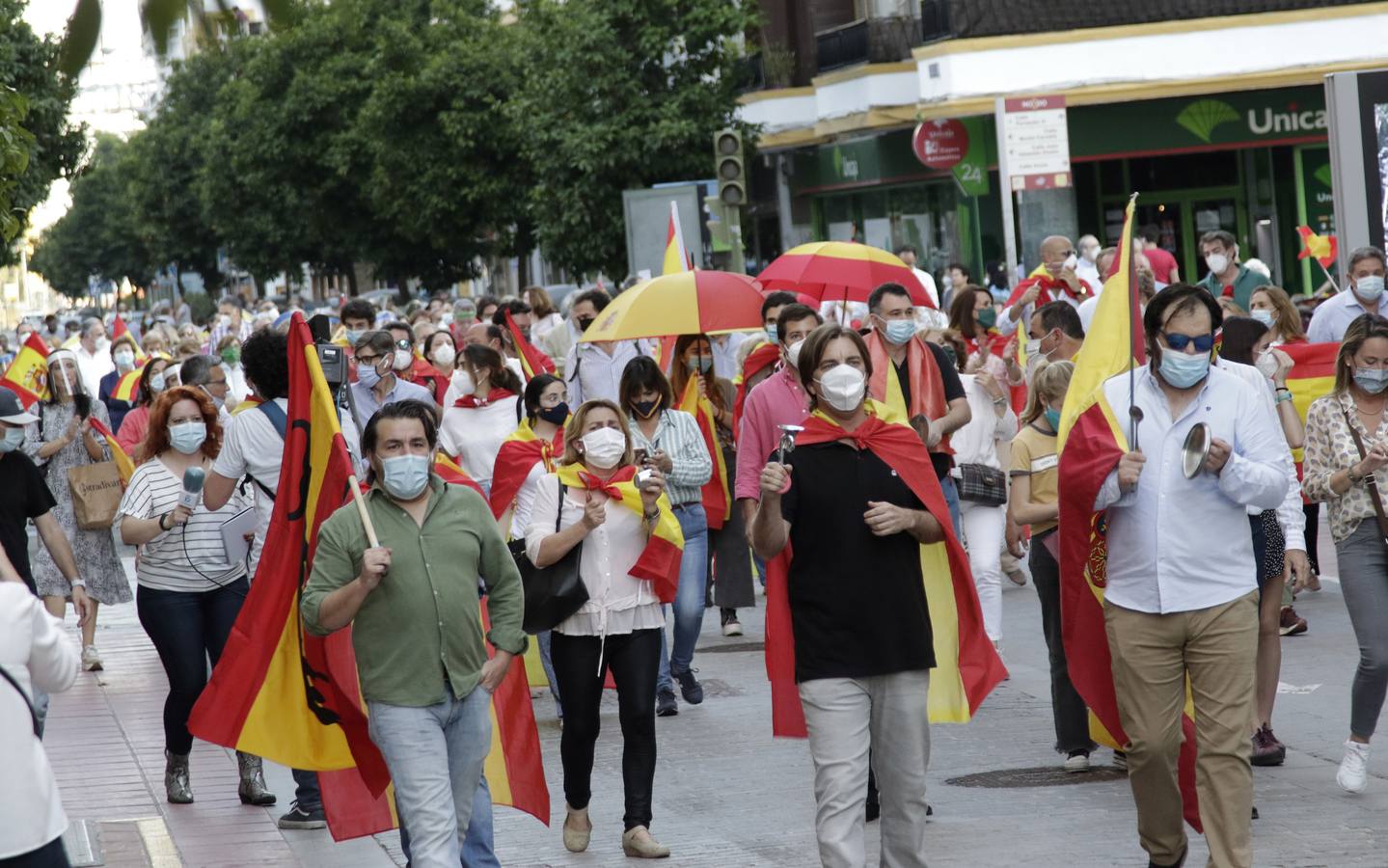 Nueva cacerolada de protesta contra Pedro Sánchez en Sevilla