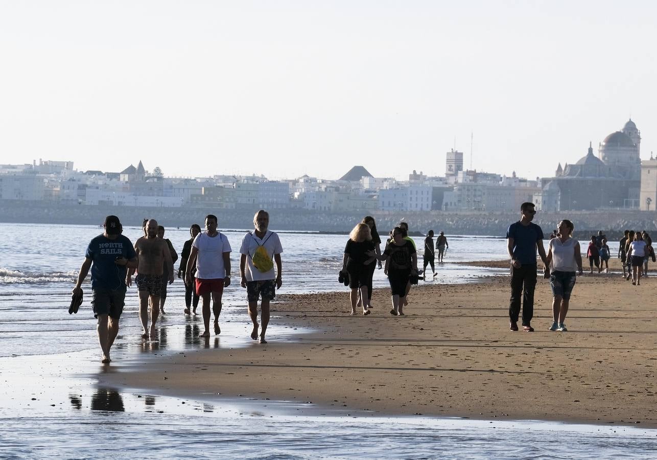 FOTOS: Cuenta atrás para disfrutar un poco más de las playas de Cádiz