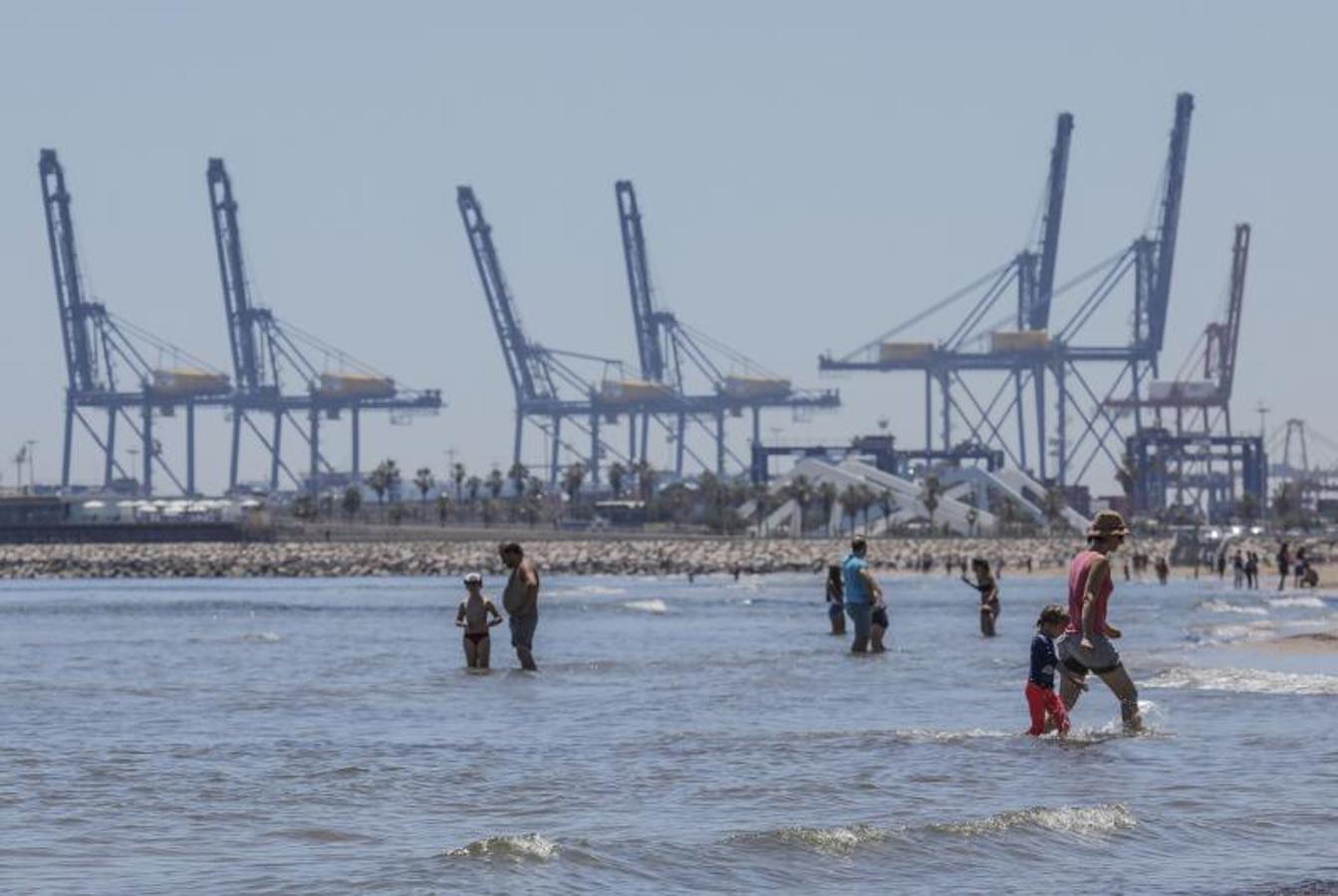 Imagen tomada este miércoles 20 en la playa del Cabanyal de Valencia. 