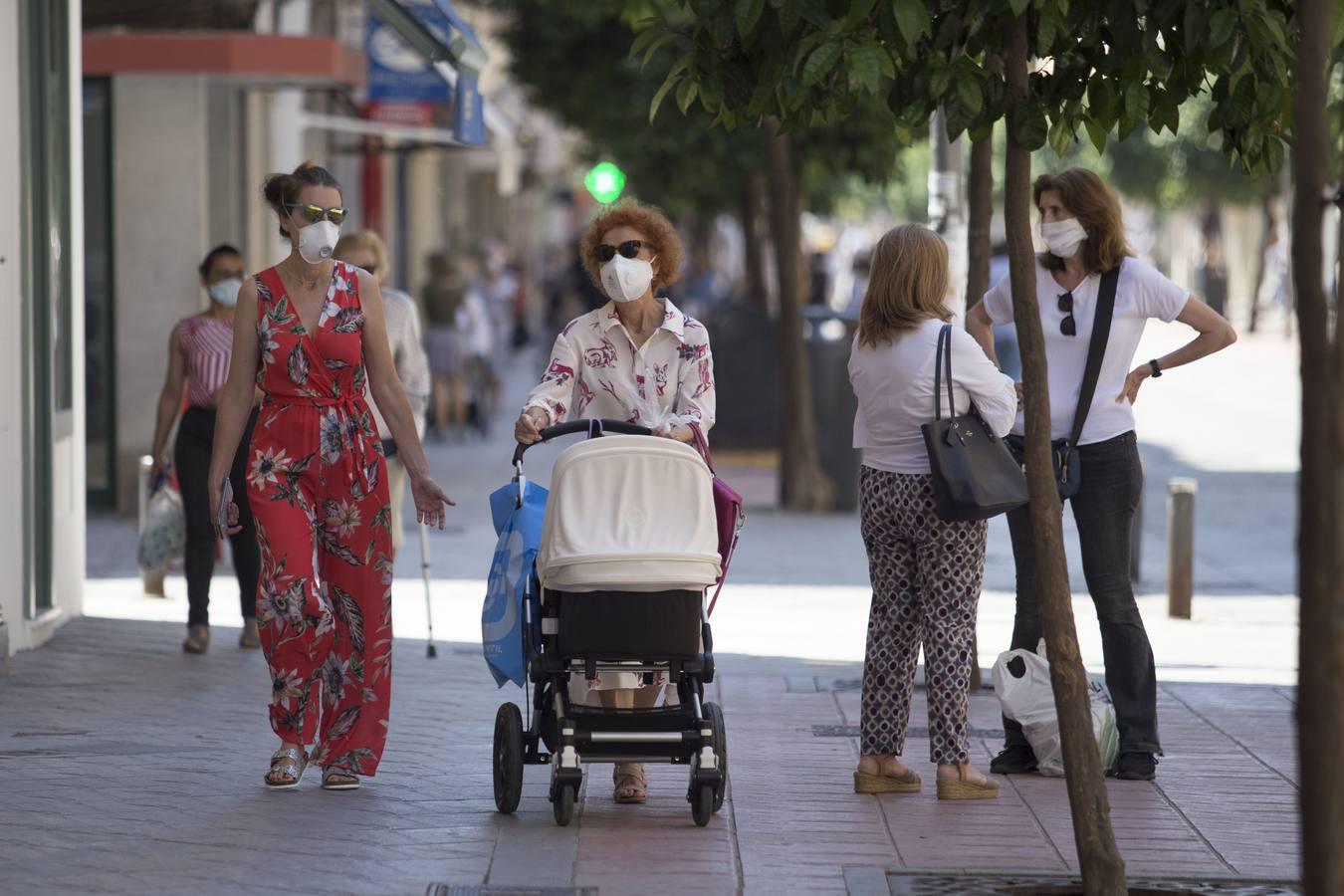 Primer día de uso obligatorio de mascarillas en Sevilla
