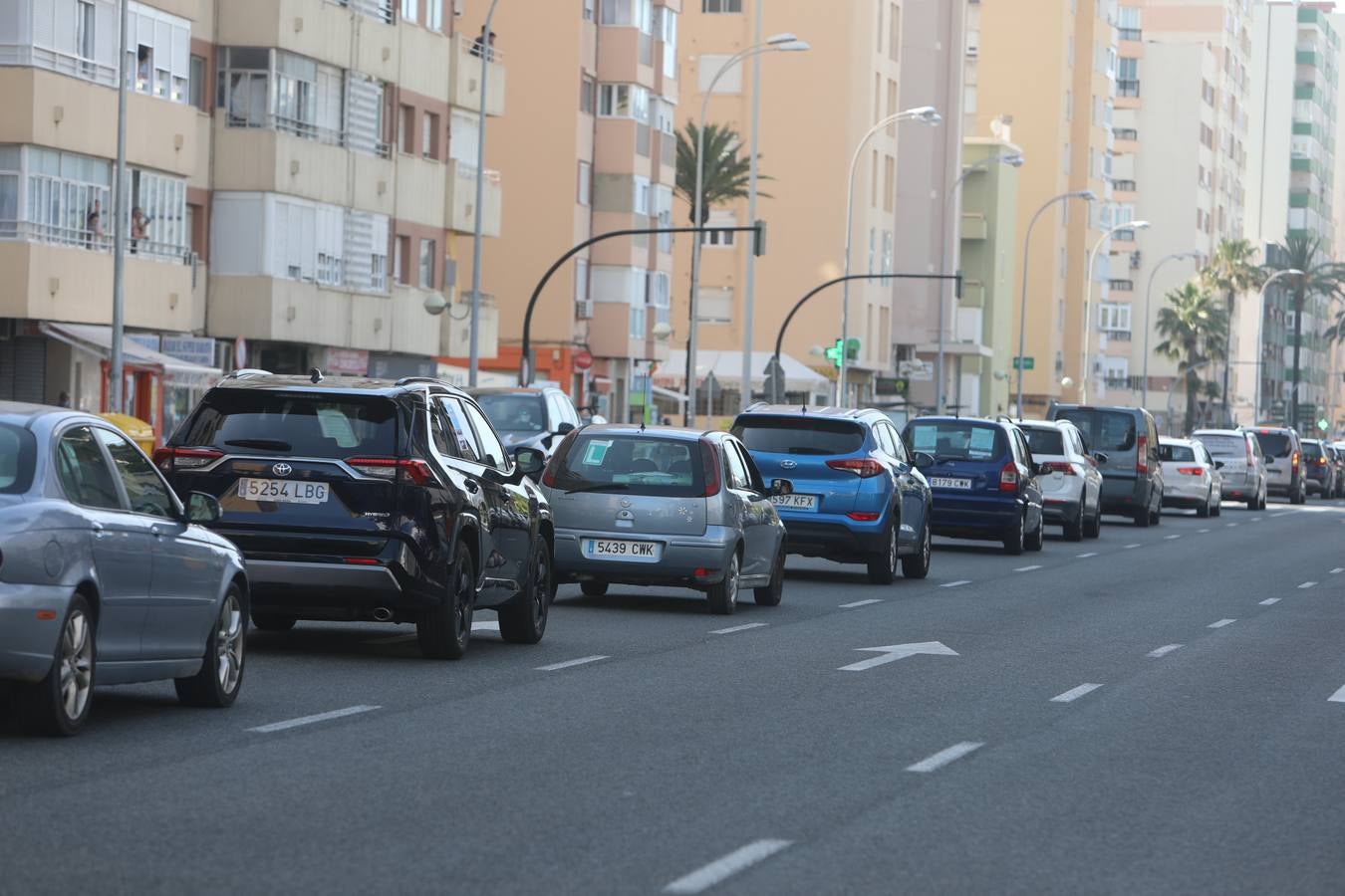 FOTOS: Caravana de coches y motos en Cádiz en demanda de ayudas fiscales