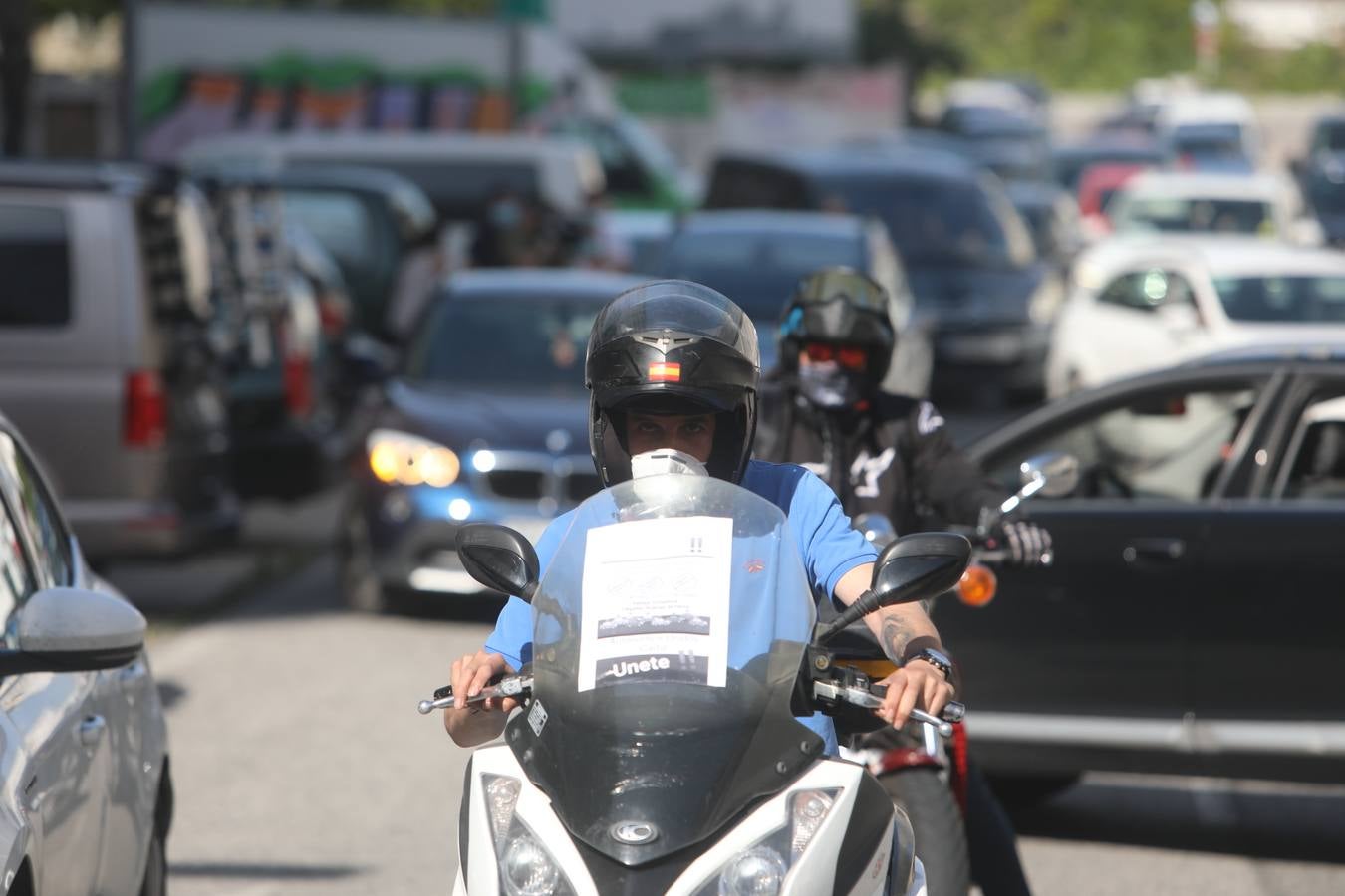 FOTOS: Caravana de coches y motos en Cádiz en demanda de ayudas fiscales