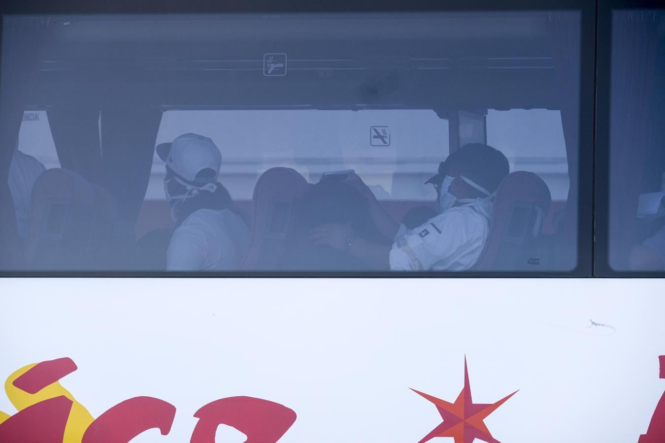 Fotos: Así la sido la marcha de la tripulación del crucero &#039;Carnival Victory&#039; de Cádiz