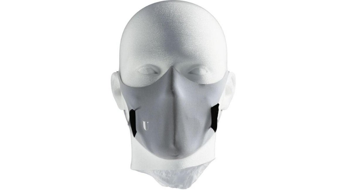 U-Mask. Estamos ante uno de los modelos que triunfa en el país vecino gracias a su aire futurista y gran variedad de colores, que van desde el rojo al verde o el plata. Está confeccionada en Econyl® Lycra, un tipo de fibra sostenible que aporta comodidad sin dar calor. Precio: 39€.