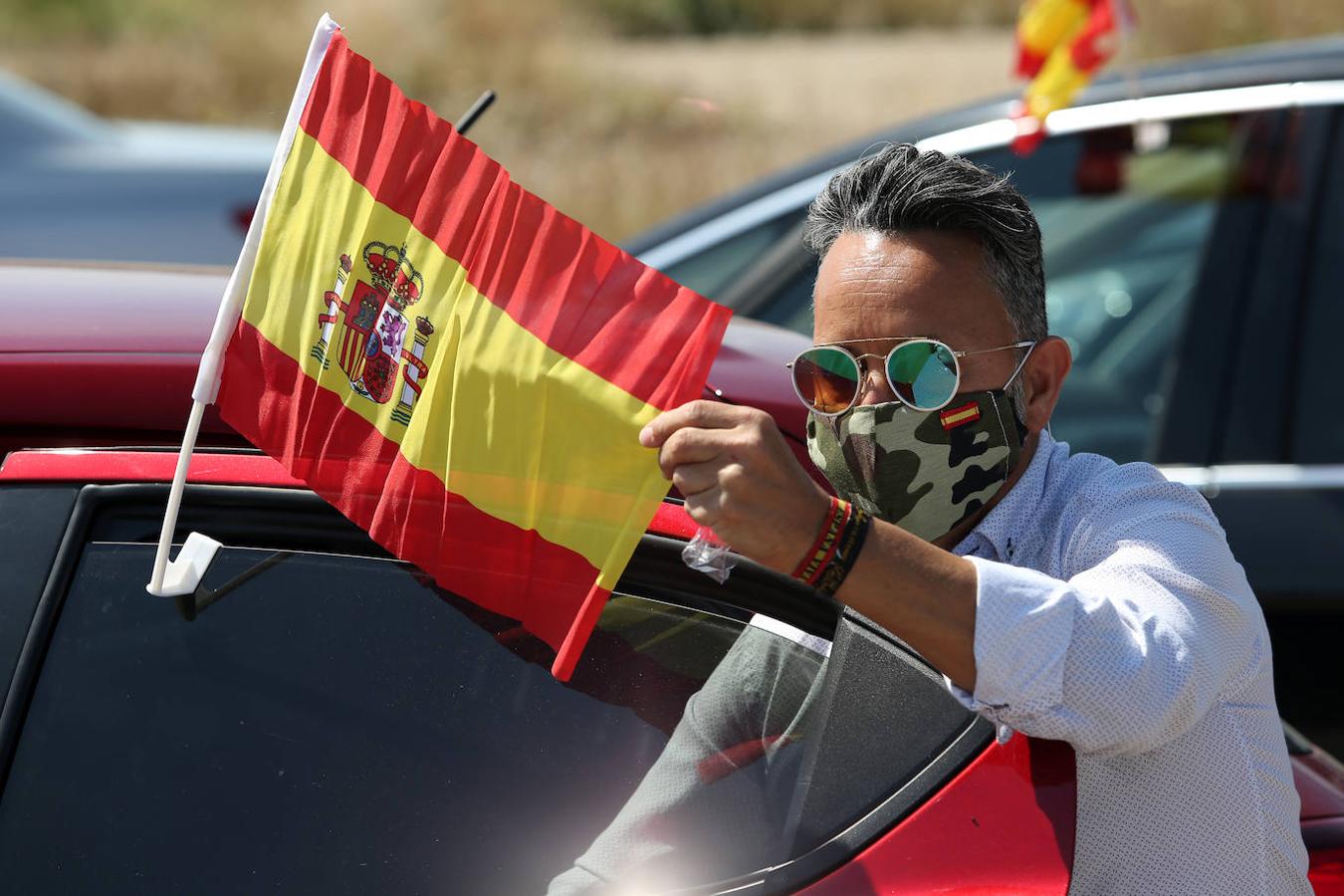 En imágenes: la caravana de Vox colapsa Toledo