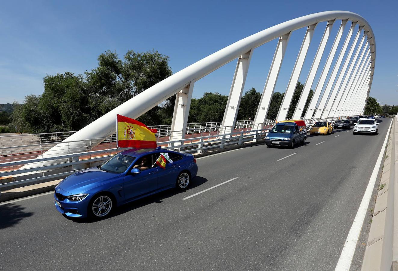 En imágenes: la caravana de Vox colapsa Toledo