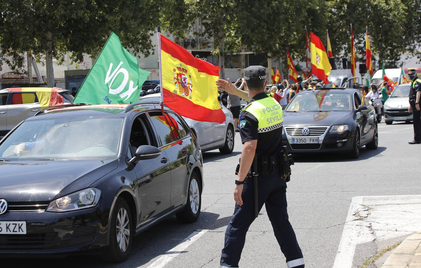 Éxito de la caravana de protesta convocada por Vox en Sevilla