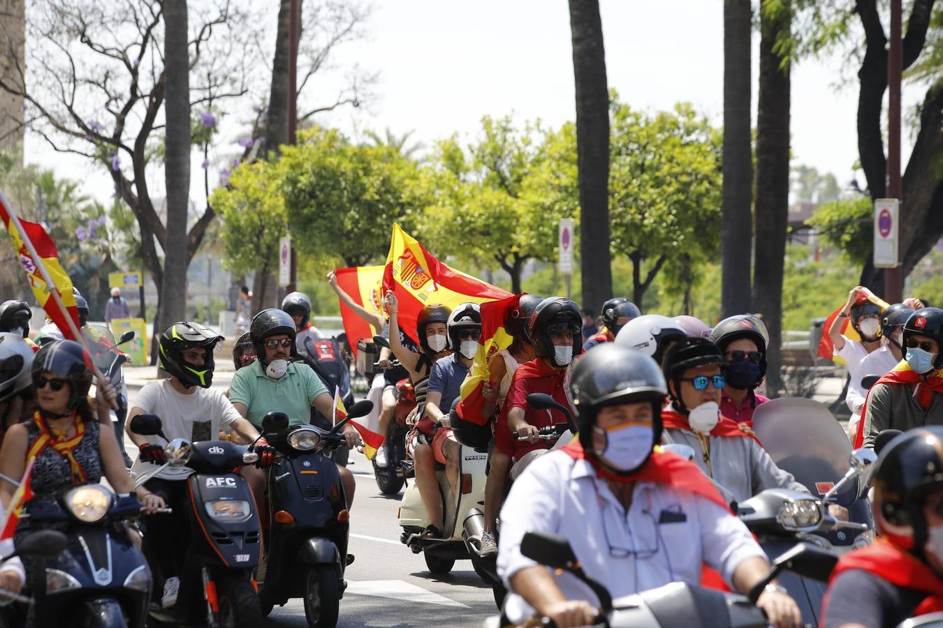 Éxito de la caravana de protesta convocada por Vox en Sevilla