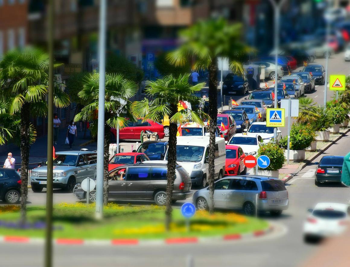 220 coches en la caravana de Vox en Talavera