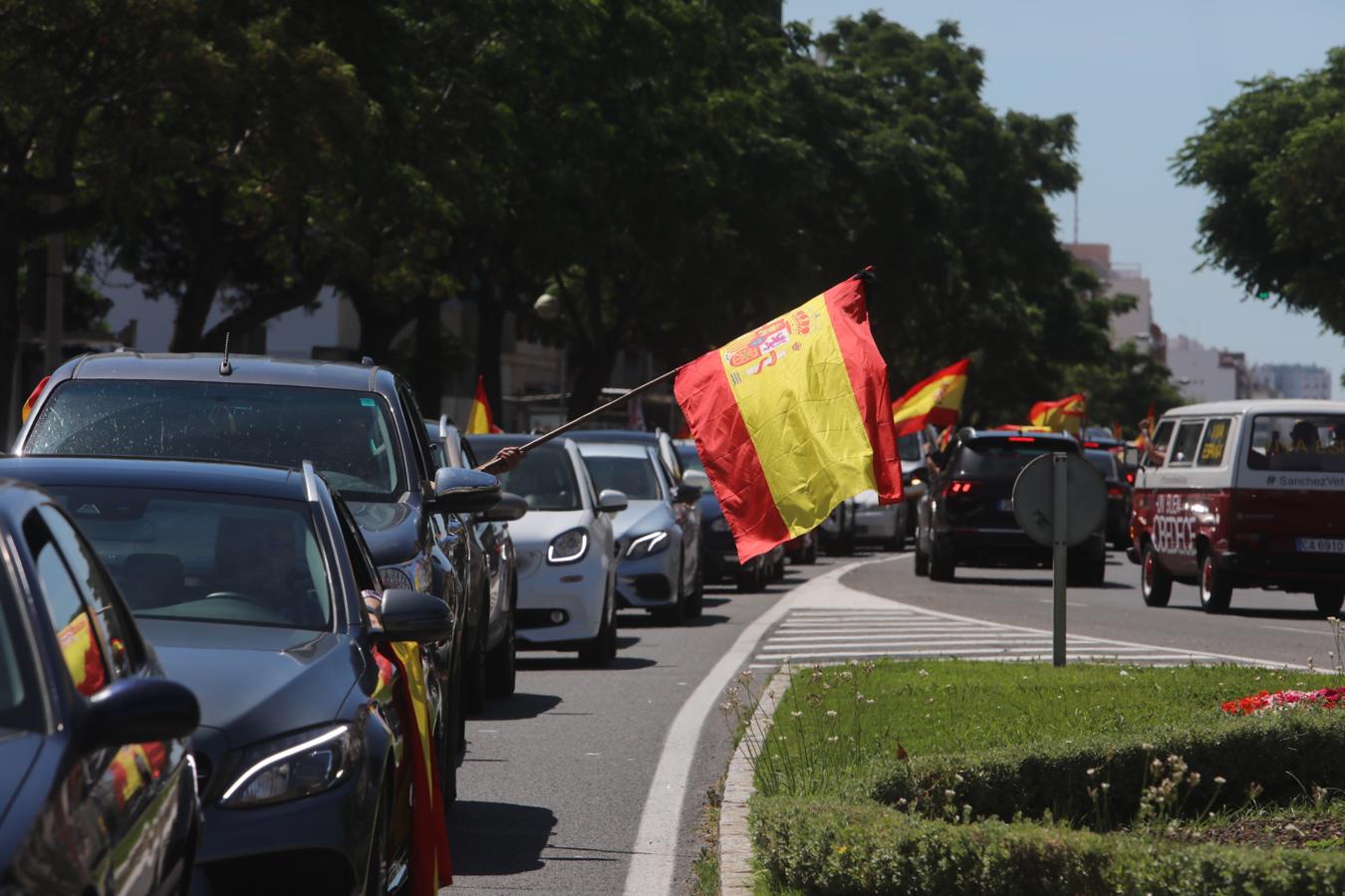 FOTOS: La caravana de Vox en Cádiz pide la dimisión de Sánchez