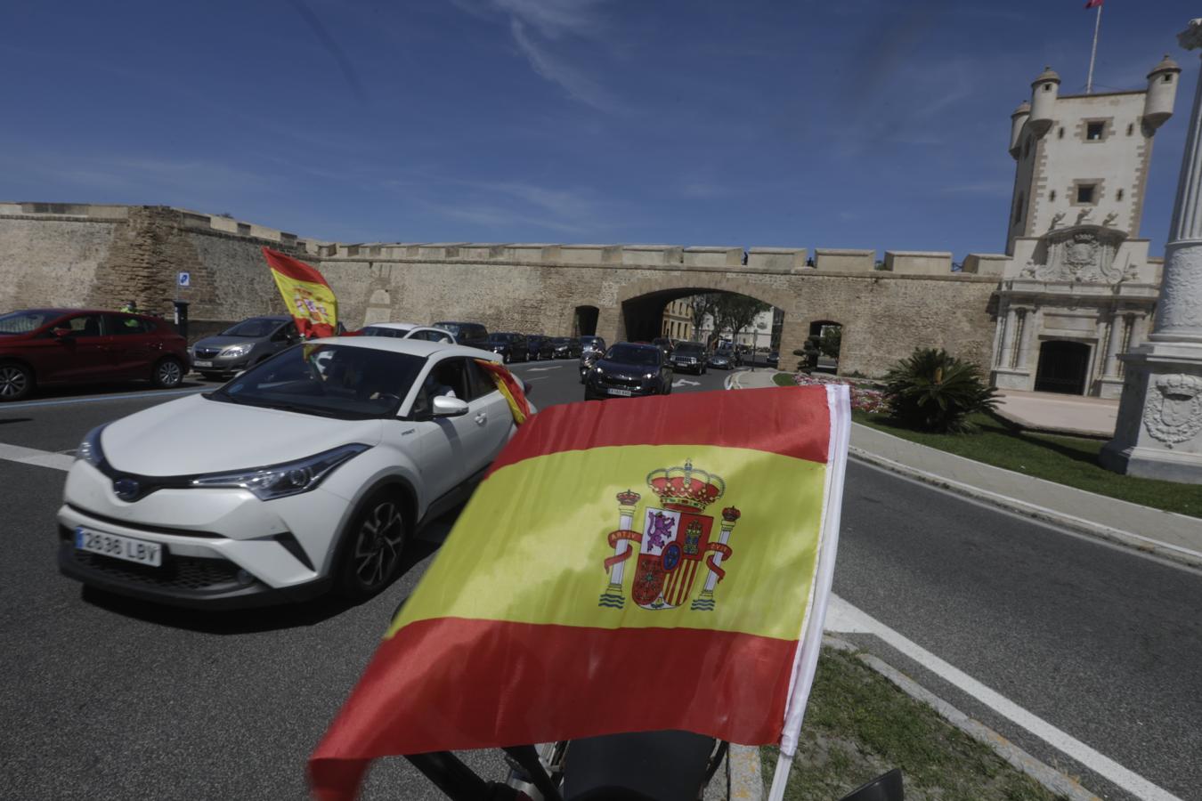 FOTOS: La caravana de Vox en Cádiz pide la dimisión de Sánchez