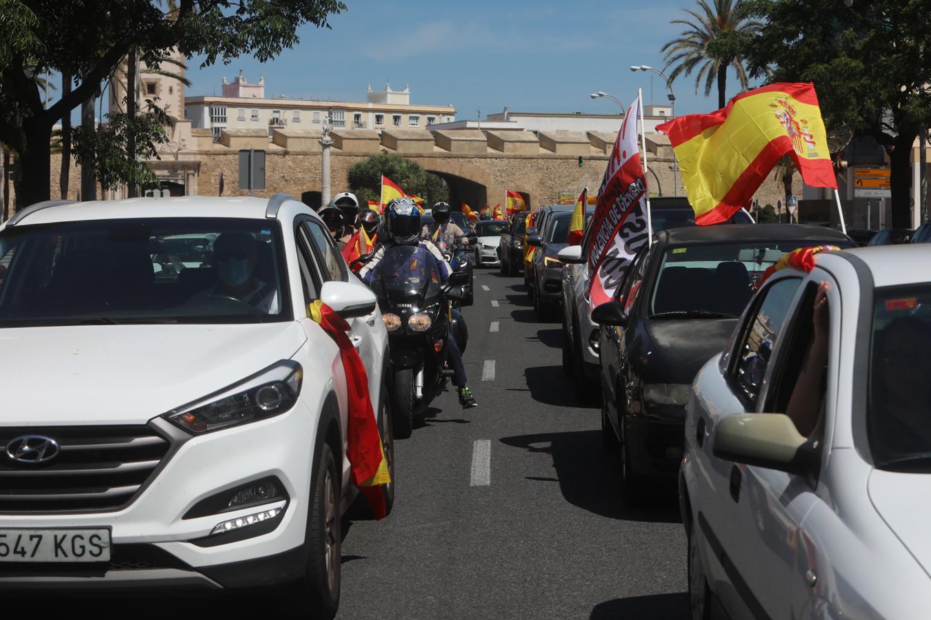 FOTOS: La caravana de Vox en Cádiz pide la dimisión de Sánchez