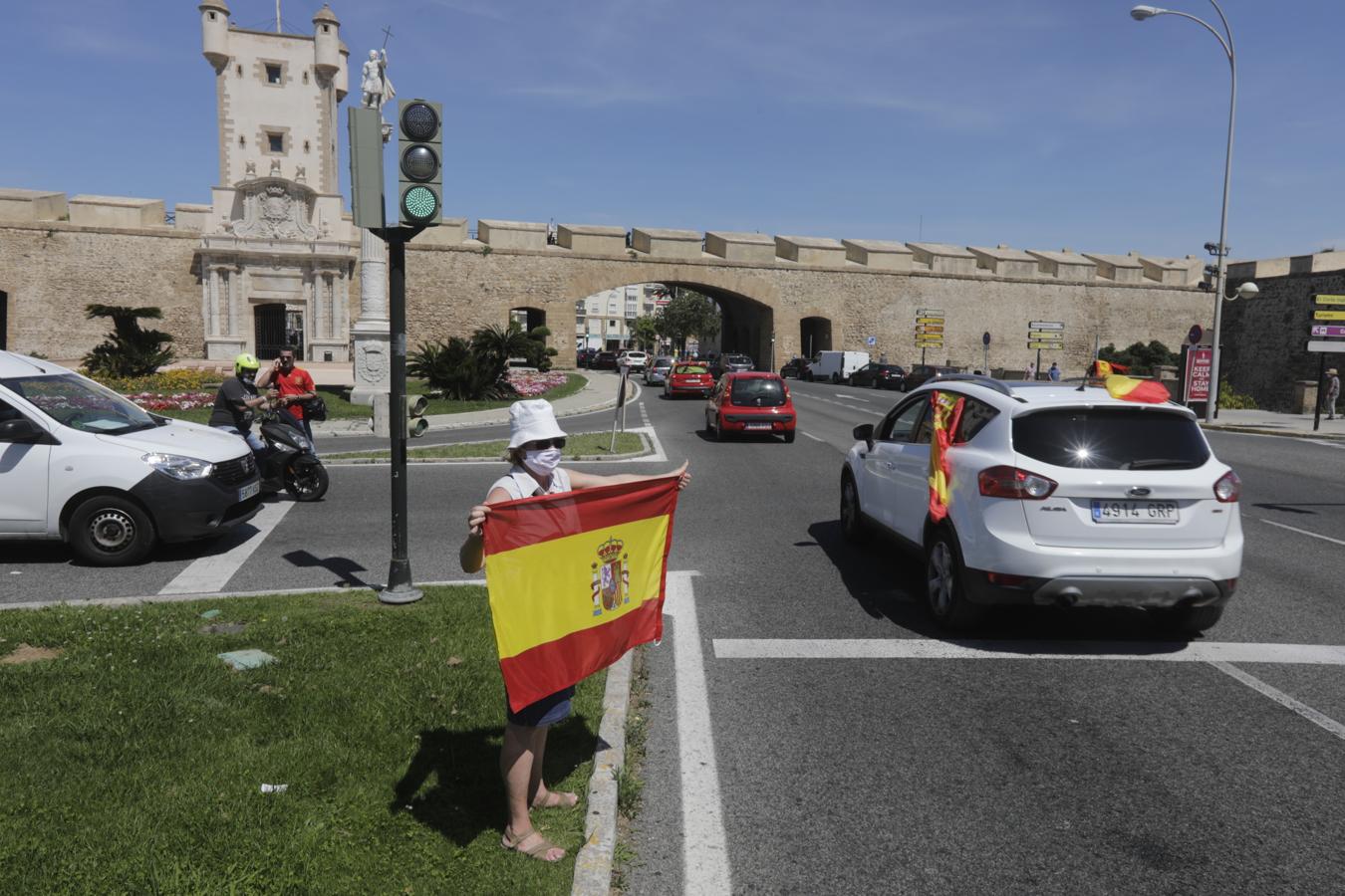 FOTOS: La caravana de Vox en Cádiz pide la dimisión de Sánchez