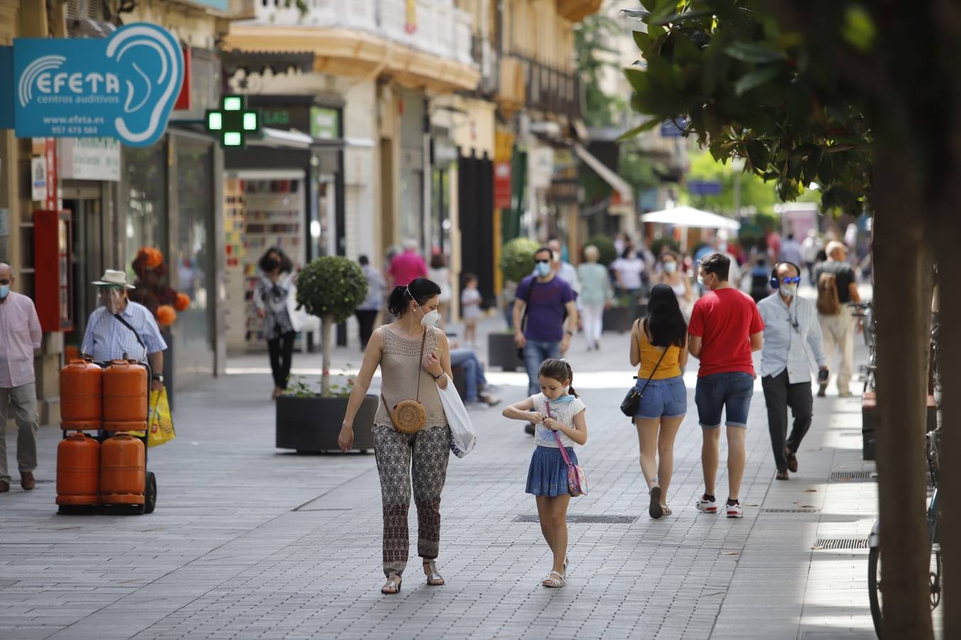 El ambiente en la calle el primer día de la fase 2 en Córdoba, en imágenes