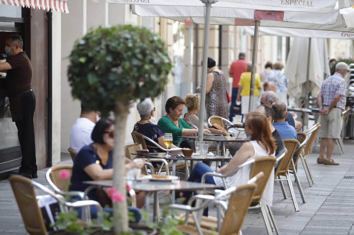 El ambiente en la calle el primer día de la fase 2 en Córdoba, en imágenes