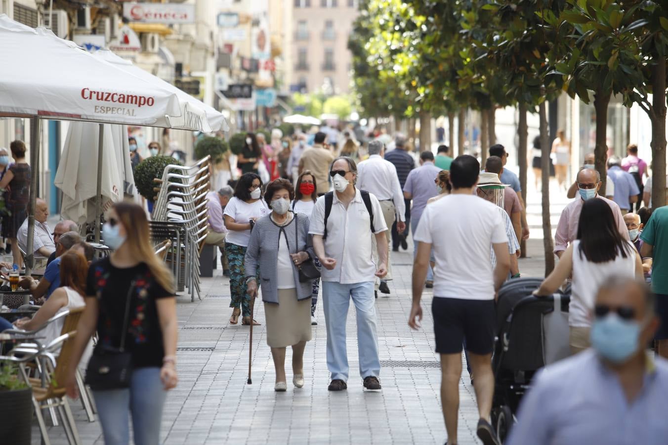 El ambiente en la calle el primer día de la fase 2 en Córdoba, en imágenes