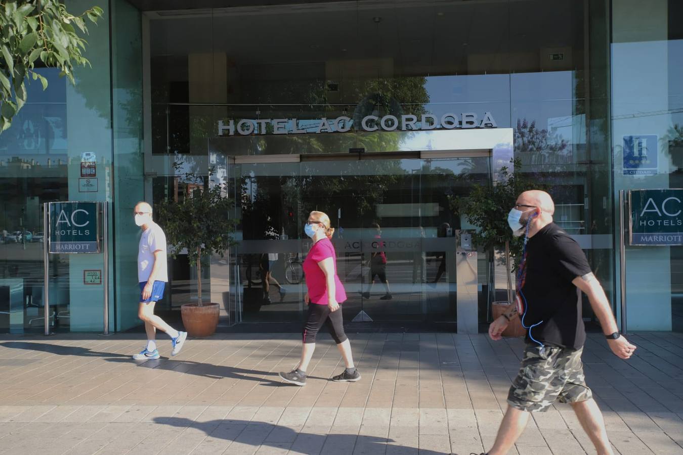 La fase 2 en bares, restaurantes y hoteles de Córdoba, en imágenes