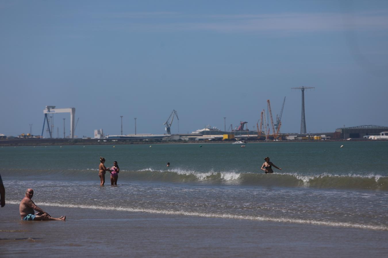 FOTOS: Así vive Cádiz el primer día en la fase 2