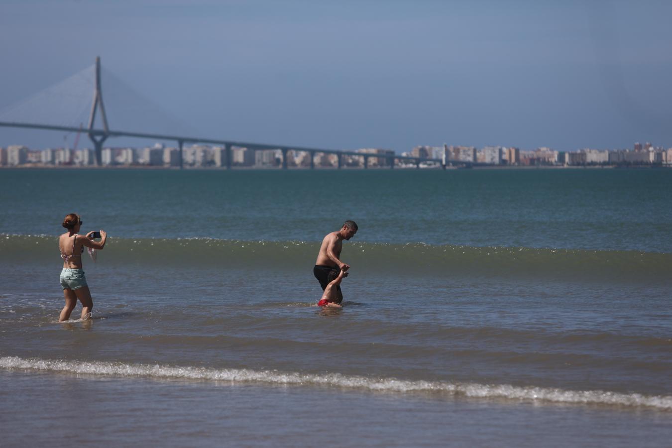 FOTOS: Así vive Cádiz el primer día en la fase 2