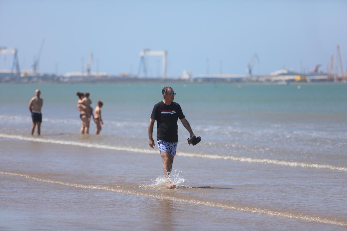 FOTOS: Así vive Cádiz el primer día en la fase 2