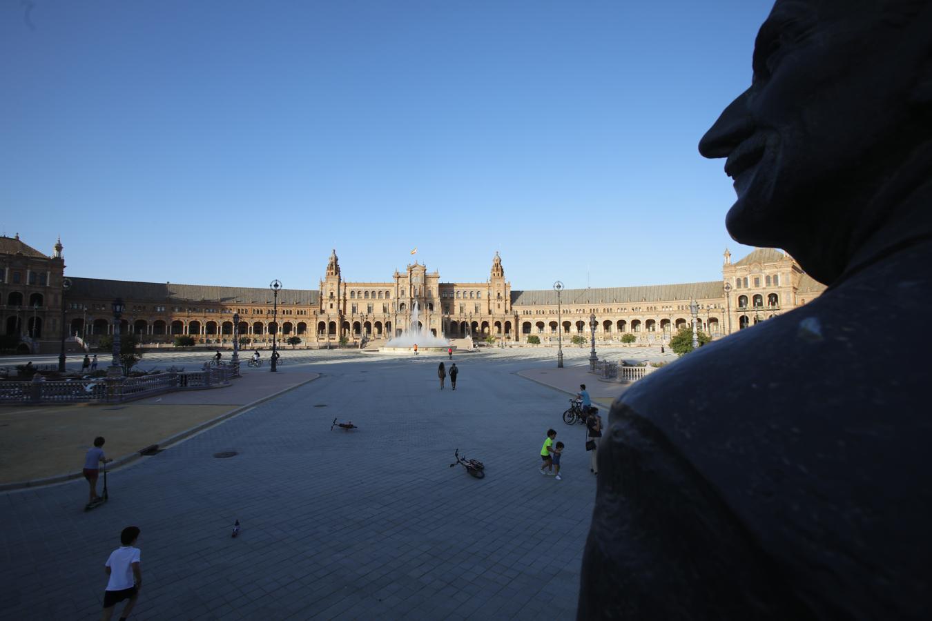 Un paseo por el parque de María Luisa en el camino hacia la «nueva normalidad»