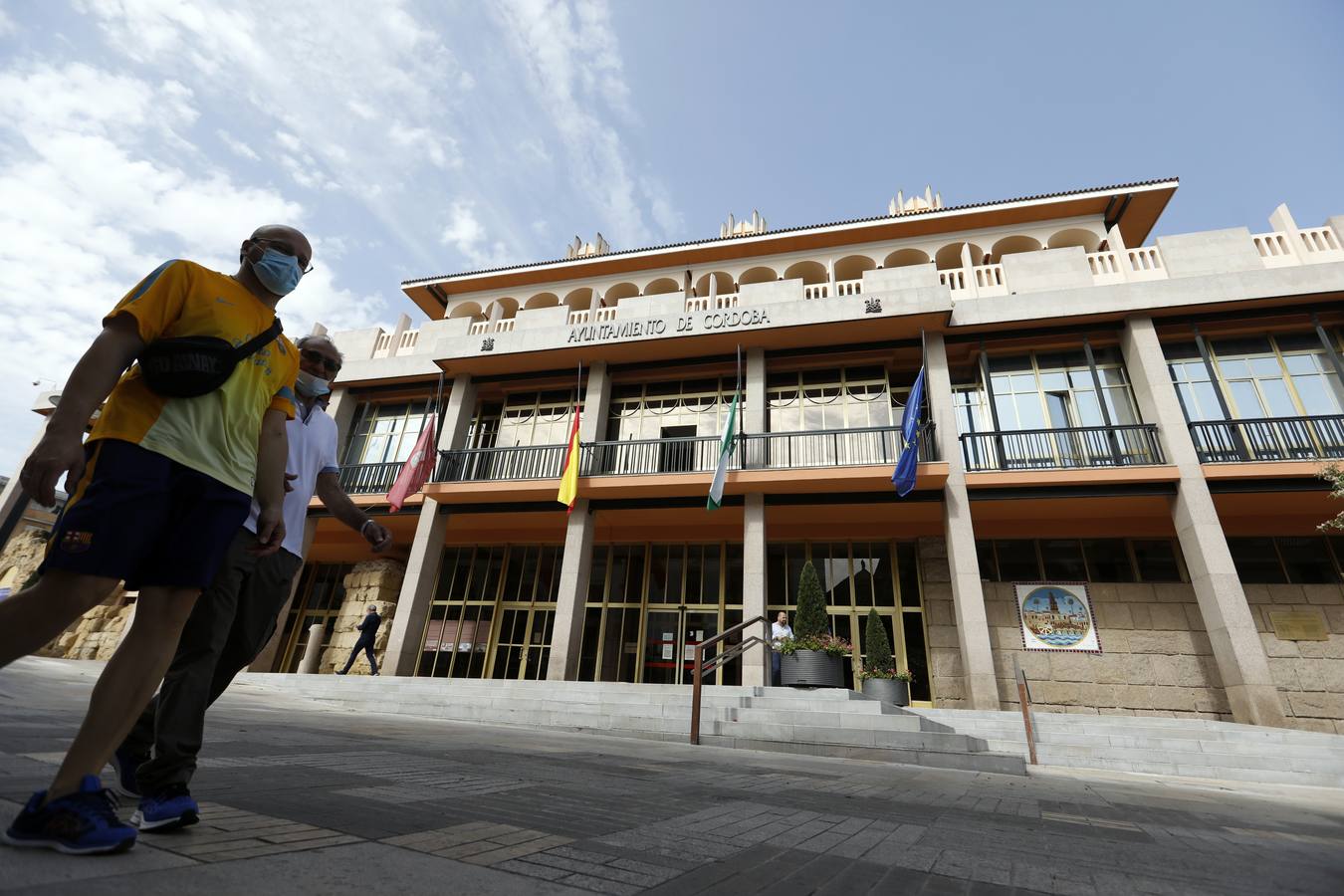 En imágenes, el minuto de silencio en varias instituciones de Córdoba por las víctimas del Covid-19