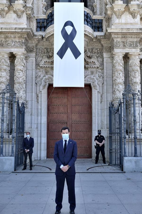 Minuto de silencio por las víctimas del Covid-19 en las instituciones andaluzas