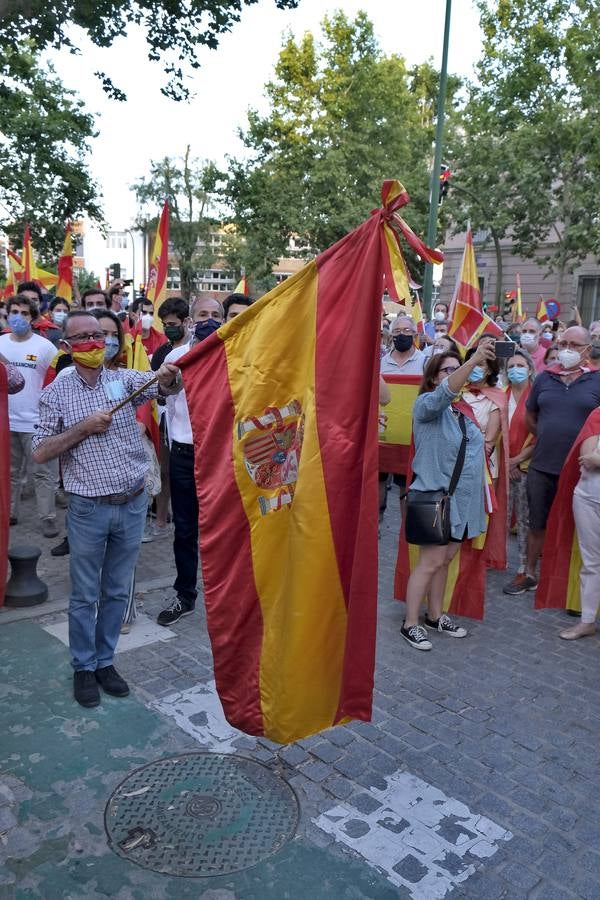 Apoyo al coronel destituido de la Guardia Civil Pérez de los Cobos