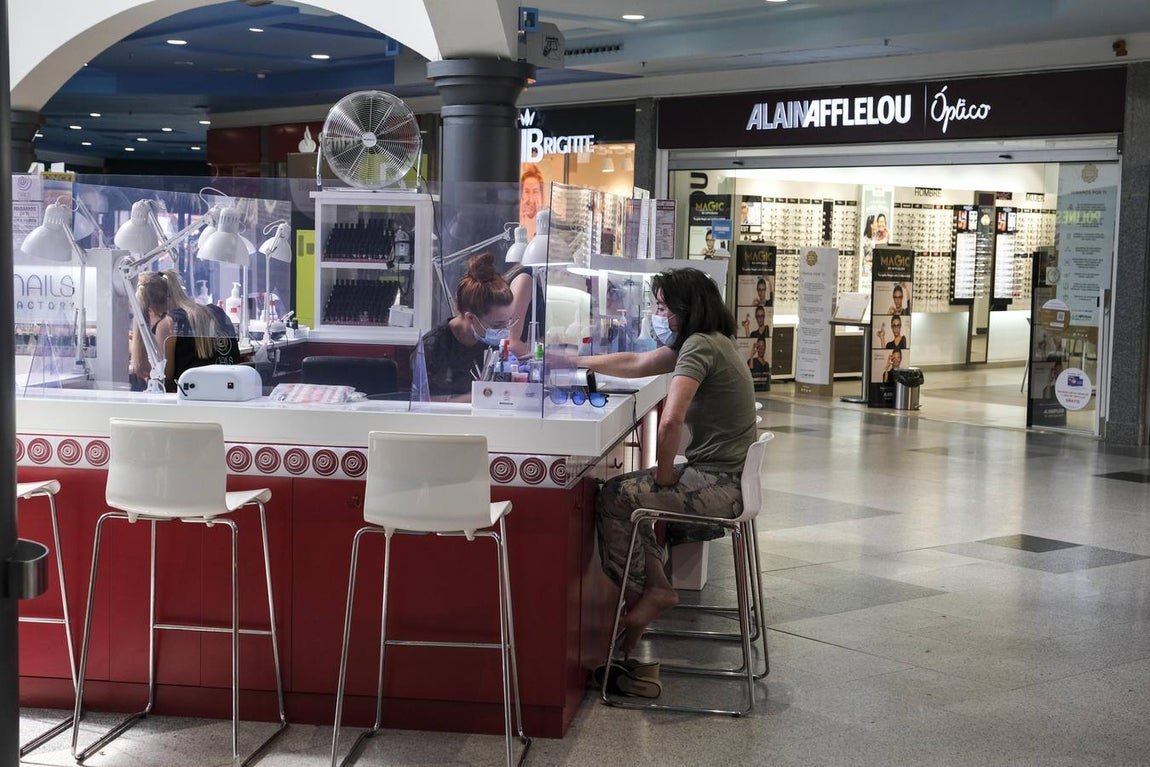 Los centros comerciales de Cádiz refuerzan sus medidas de seguridad por la alerta sanitaria
