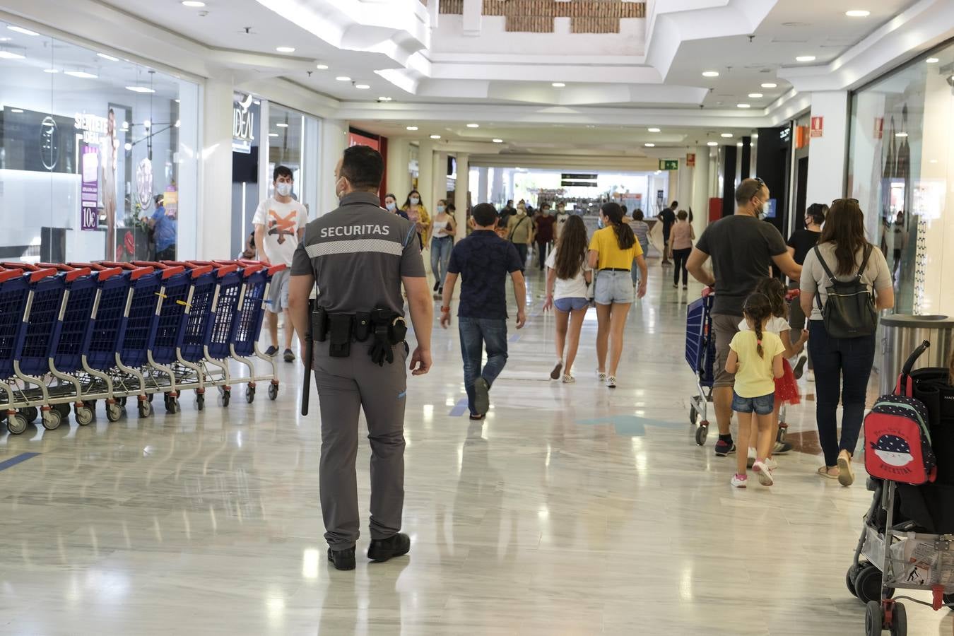 Los centros comerciales de Cádiz refuerzan sus medidas de seguridad por la alerta sanitaria