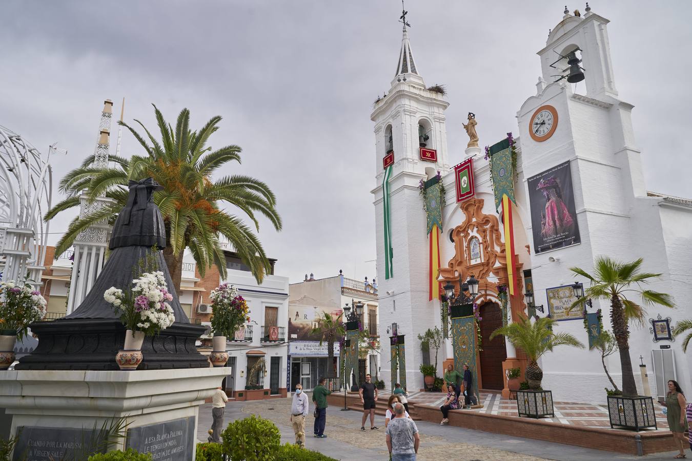 La Virgen del Rocío preside un histórico Pontifical en Almonte