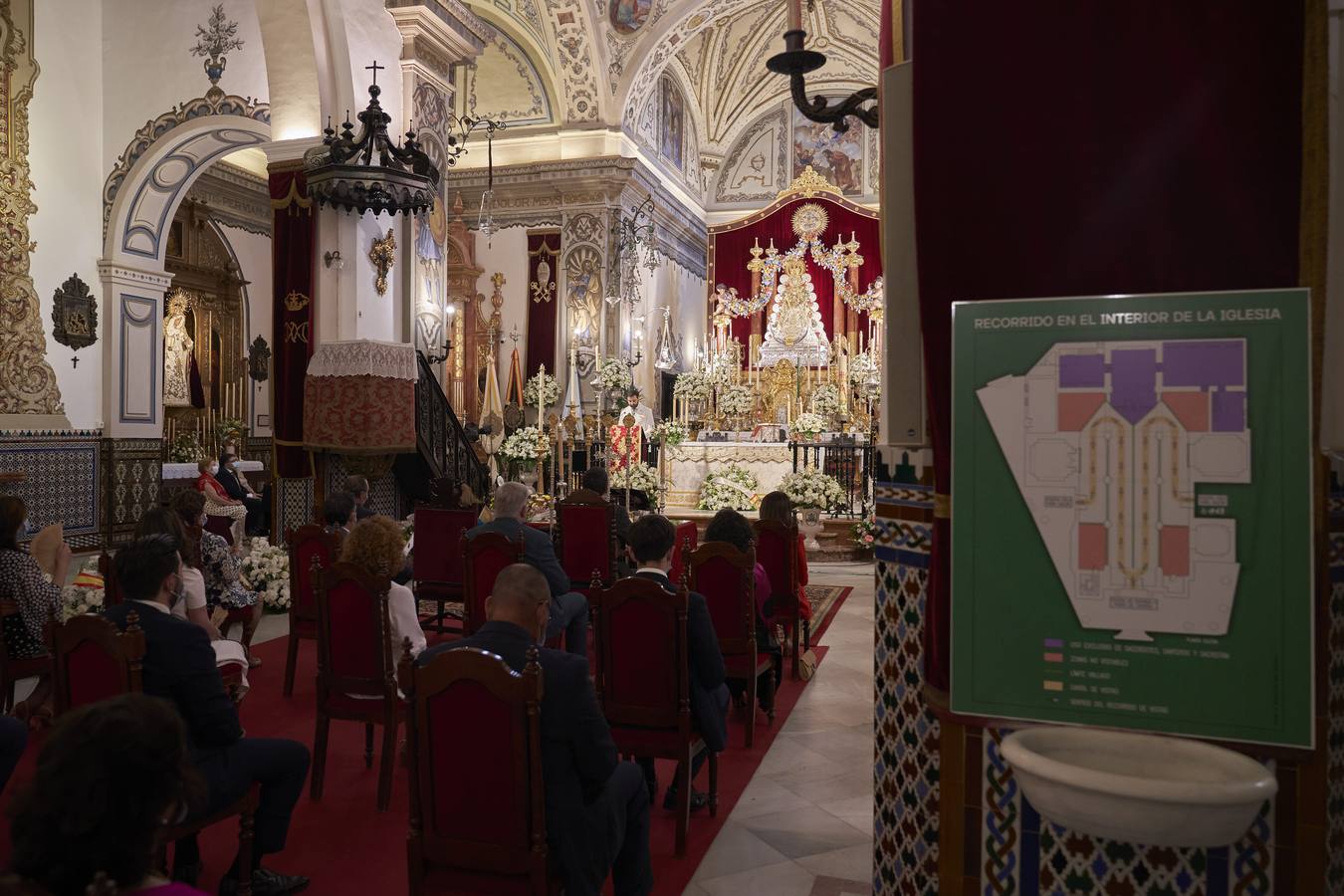 La Virgen del Rocío preside un histórico Pontifical en Almonte