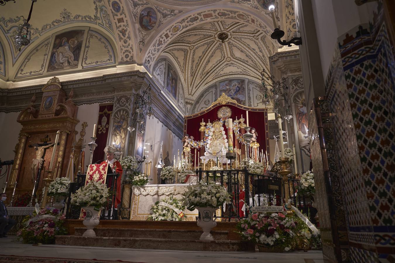 La Virgen del Rocío preside un histórico Pontifical en Almonte