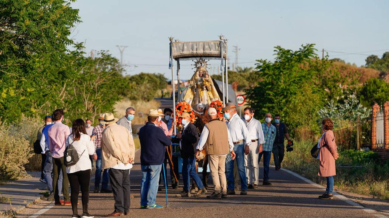 El traslado de la Virgen de Luna a Villanueva de Córdoba, en imágenes