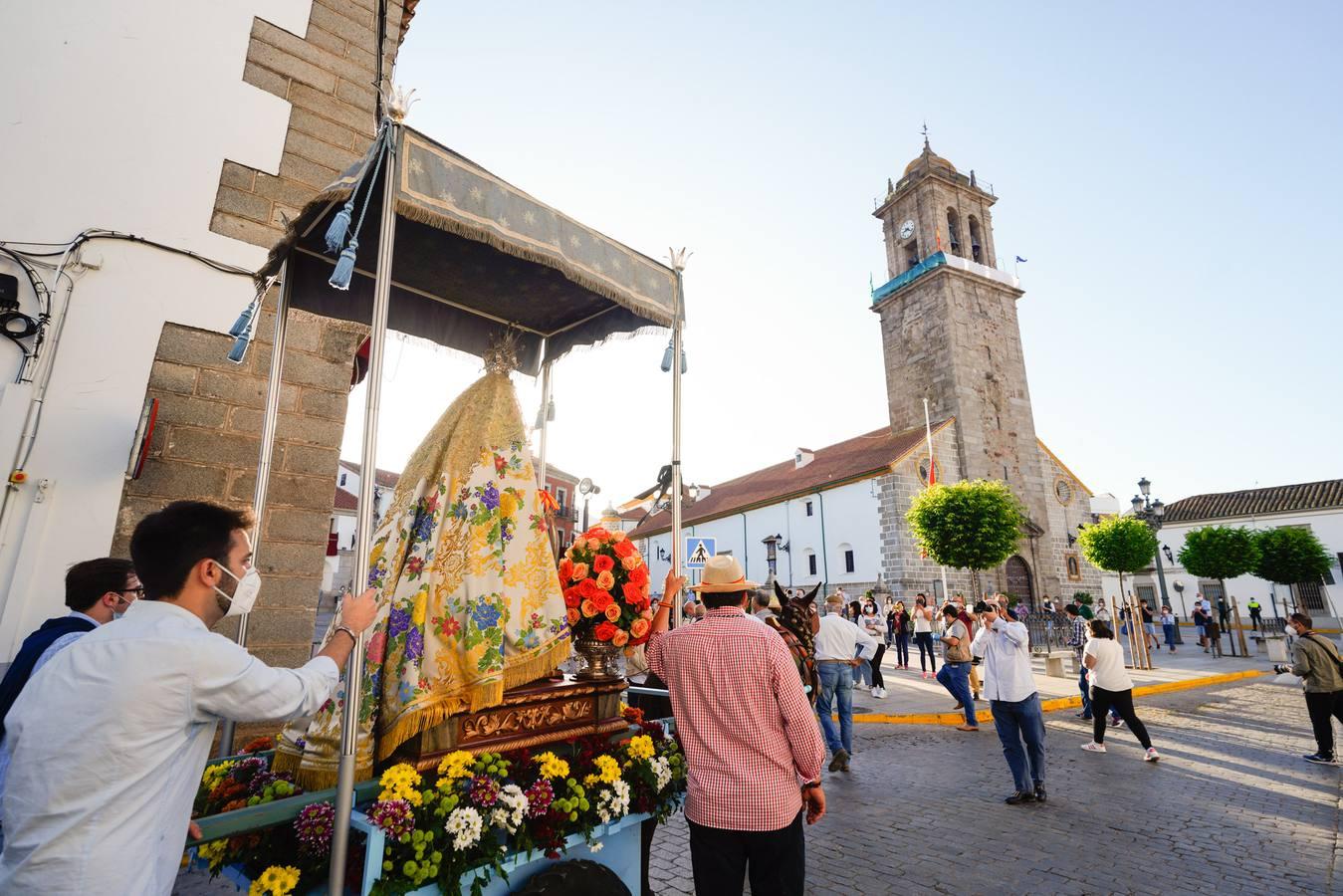 El traslado de la Virgen de Luna a Villanueva de Córdoba, en imágenes