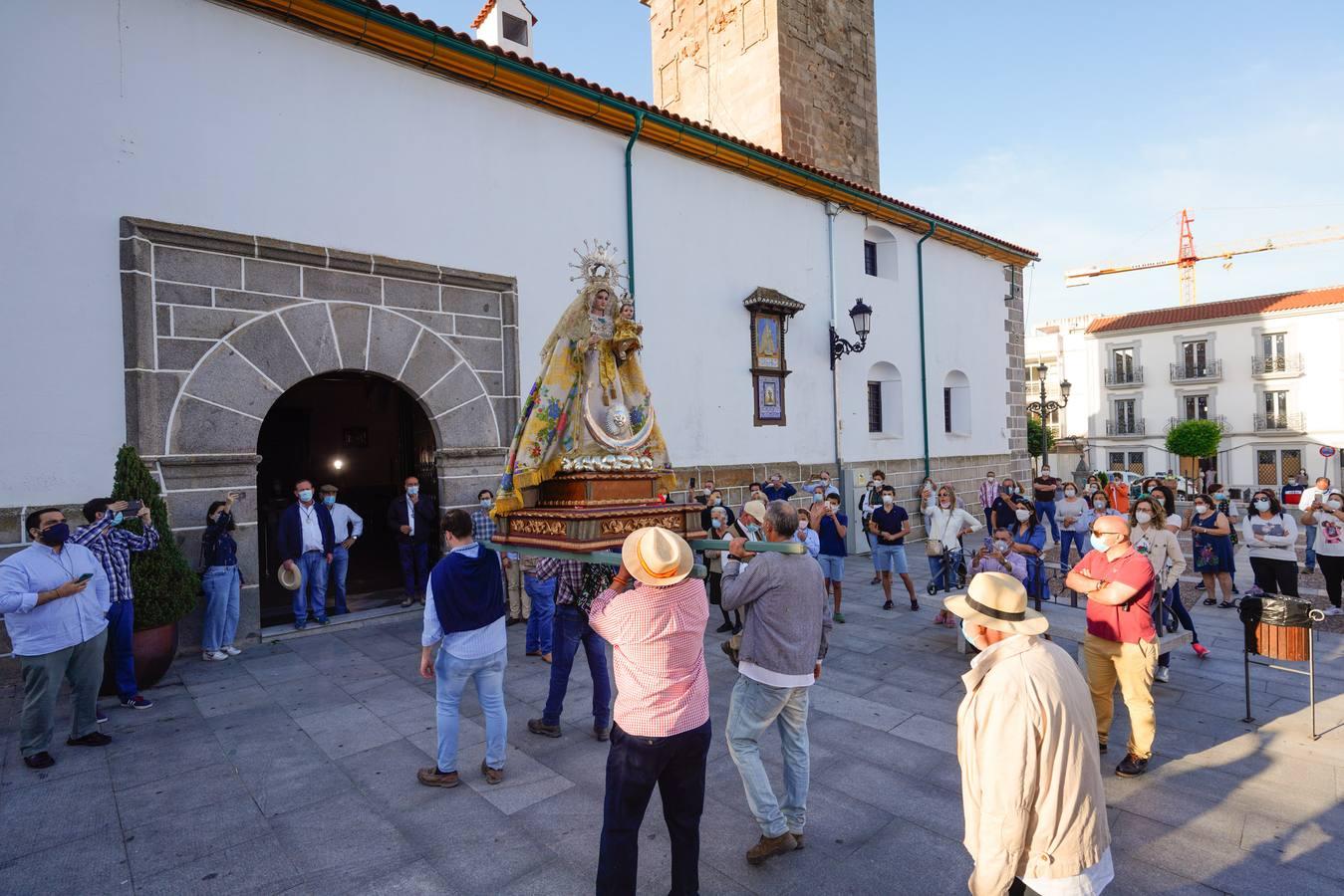 El traslado de la Virgen de Luna a Villanueva de Córdoba, en imágenes