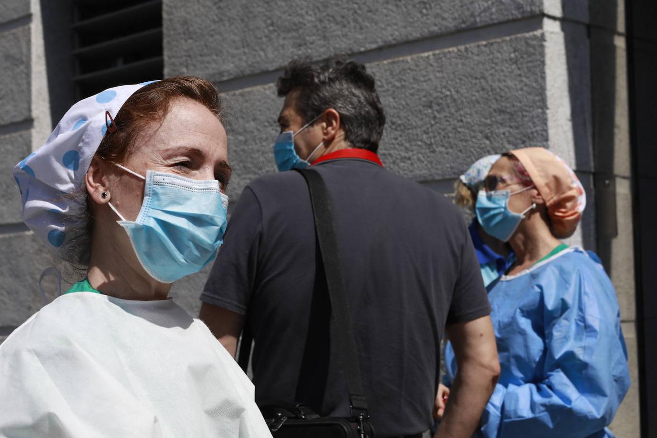 La protesta en el centro de salud de Carlos III de Córdoba por la agresión a un sanitario, en imágenes