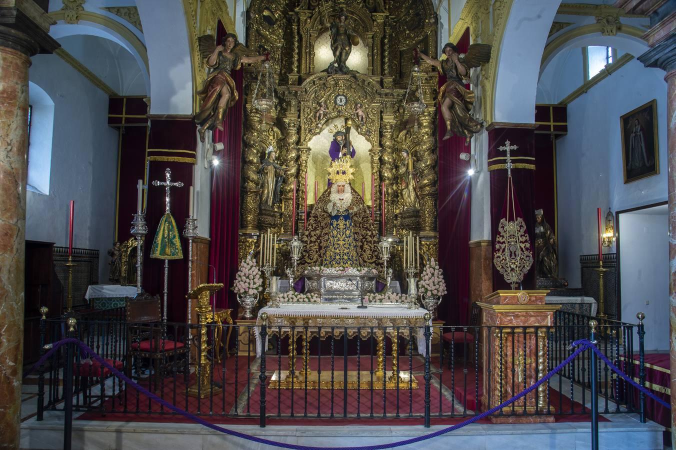 El altar del décimo tercer aniversario de la coronación de la Virgen de la O