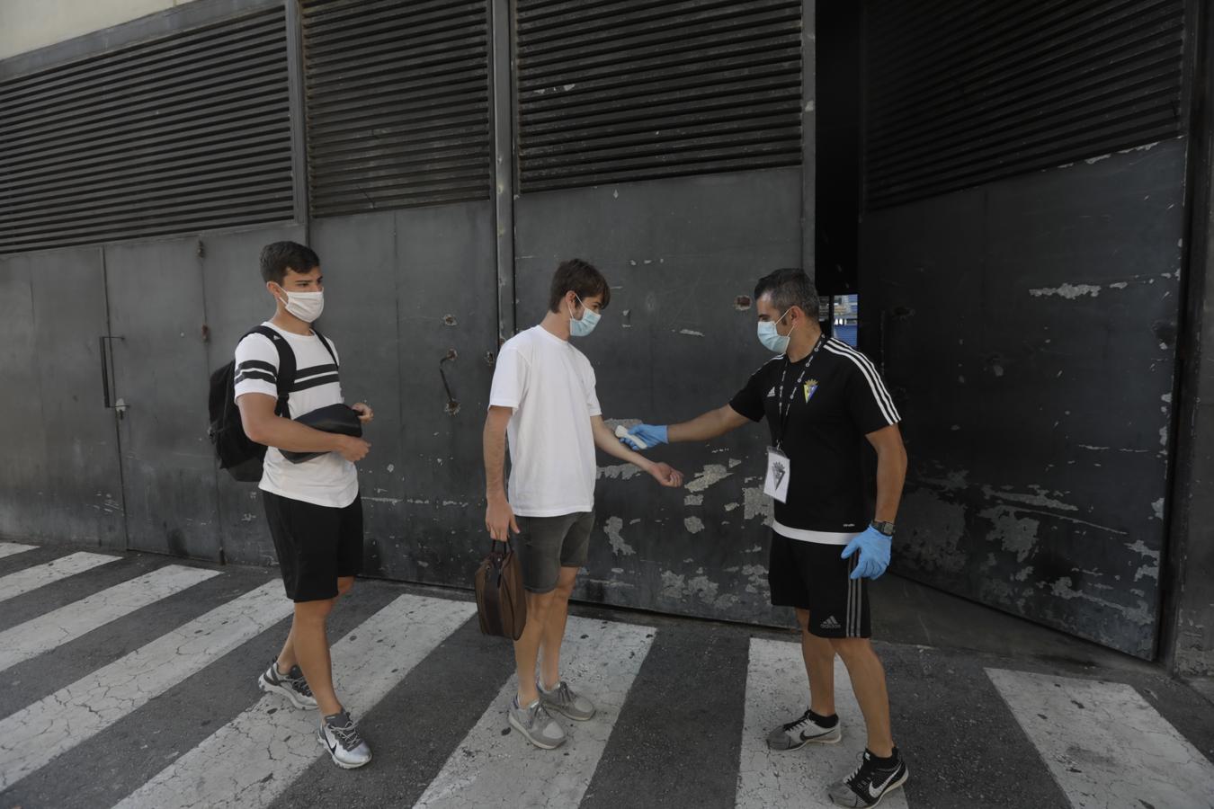 FOTOS: El Cádiz CF vuelve a entrenar en Carranza tras el parón por el coronavirus