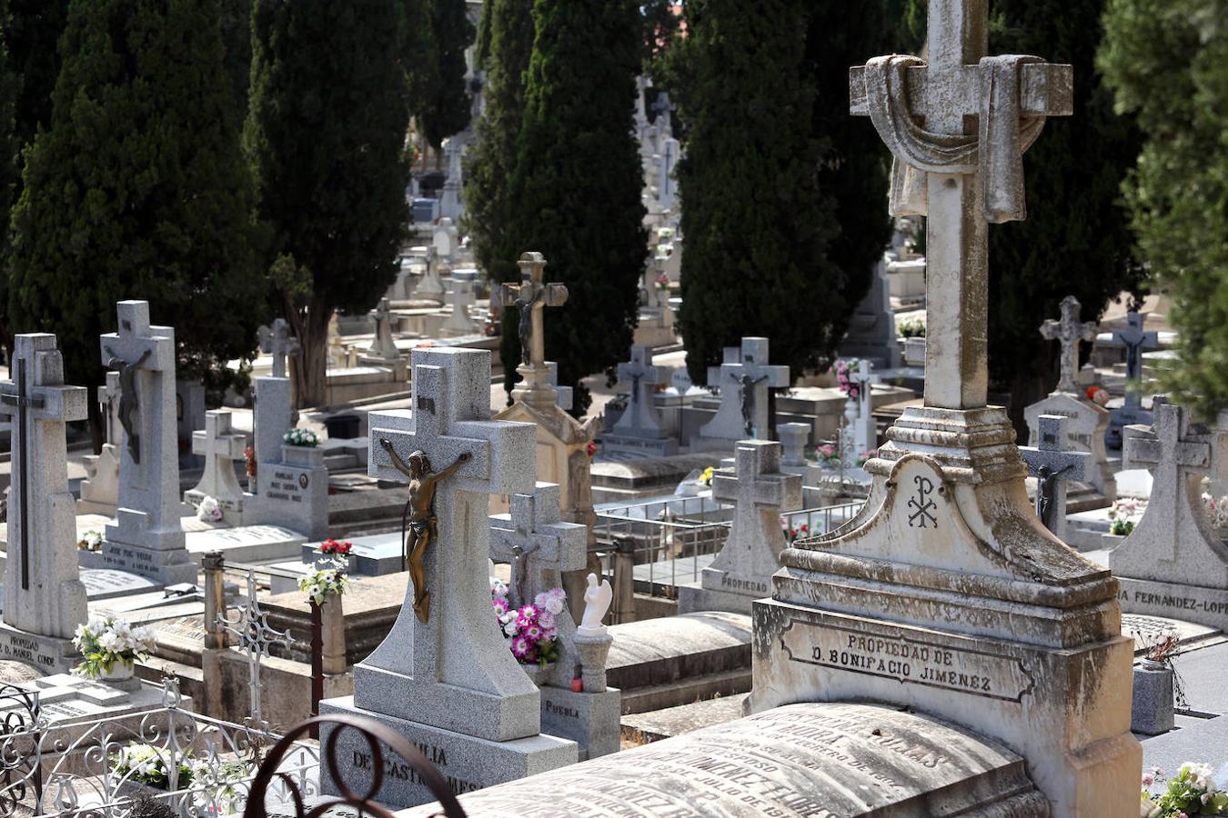 En imágenes: abren las escaleras mecánicas, el cementerio y la Vega