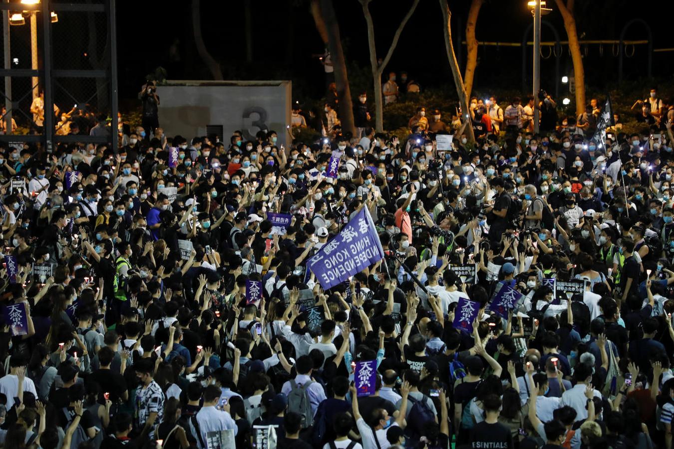 No en vano, durante las movilizaciones se han escuchado de nuevo consigas contra el régimen chino, el mismo día en que el Parlamento hongkonés ha dado luz verde a una reforma que criminaliza cualquier falta de respeto al himno. Esta polémica se suma a la ley de seguridad nacional que quiere imponer Pekín en Hong Kong. 