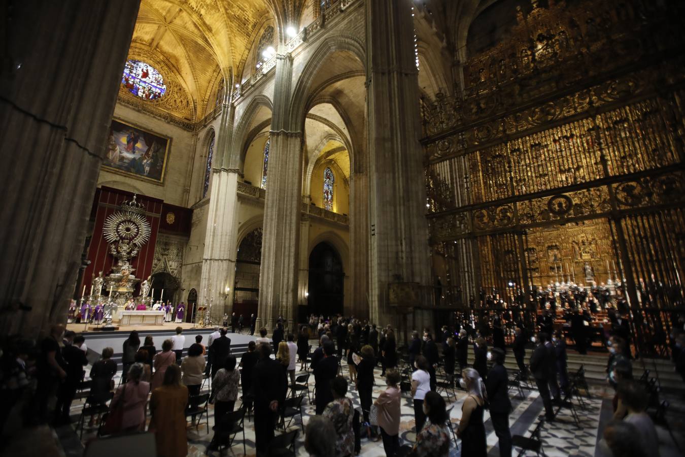 Multitudinario funeral por las víctimas del coronavirus en la Catedral de Sevilla