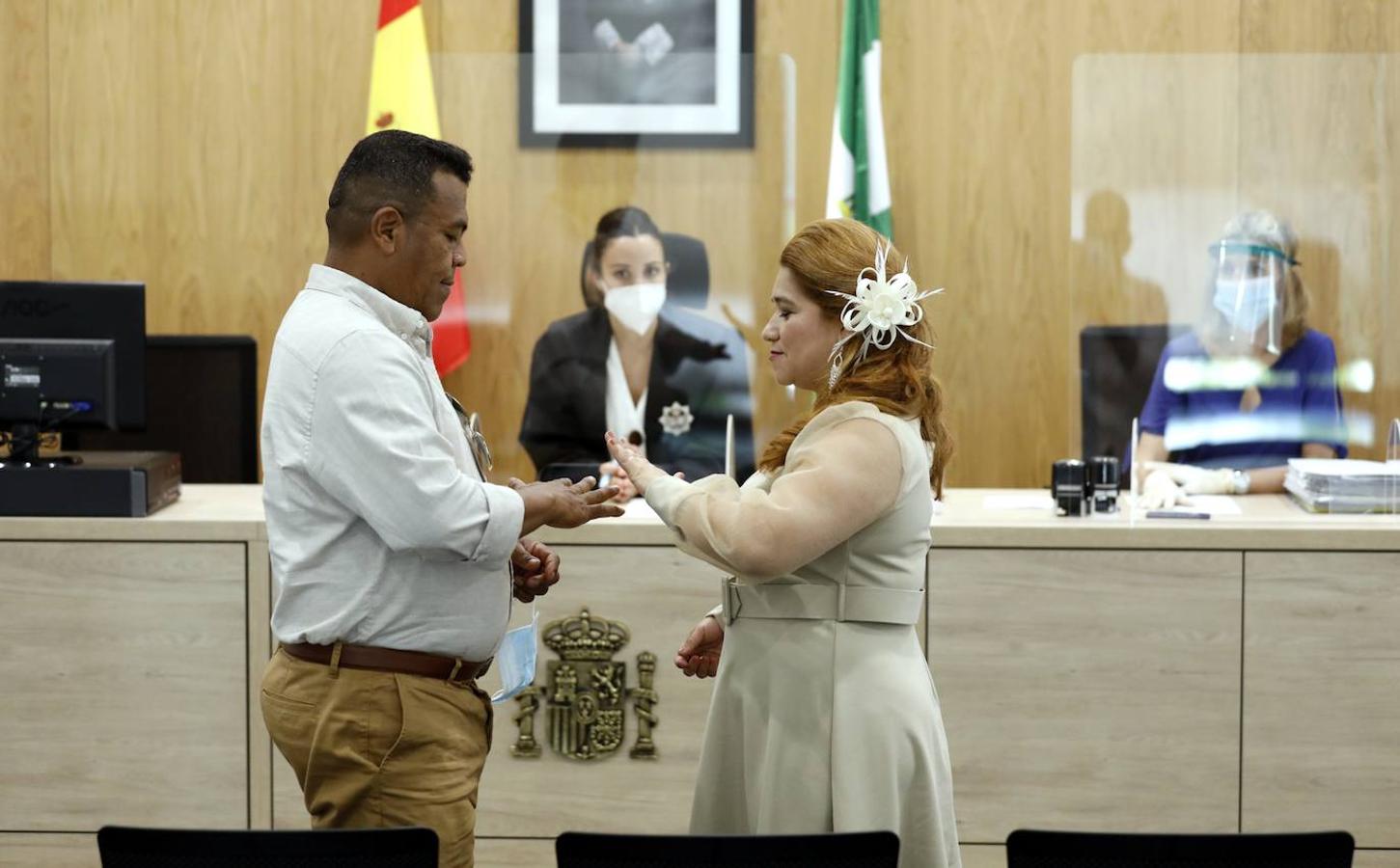 Las bodas del Registro Civil de Córdoba en la nueva normalidad, en imágenes