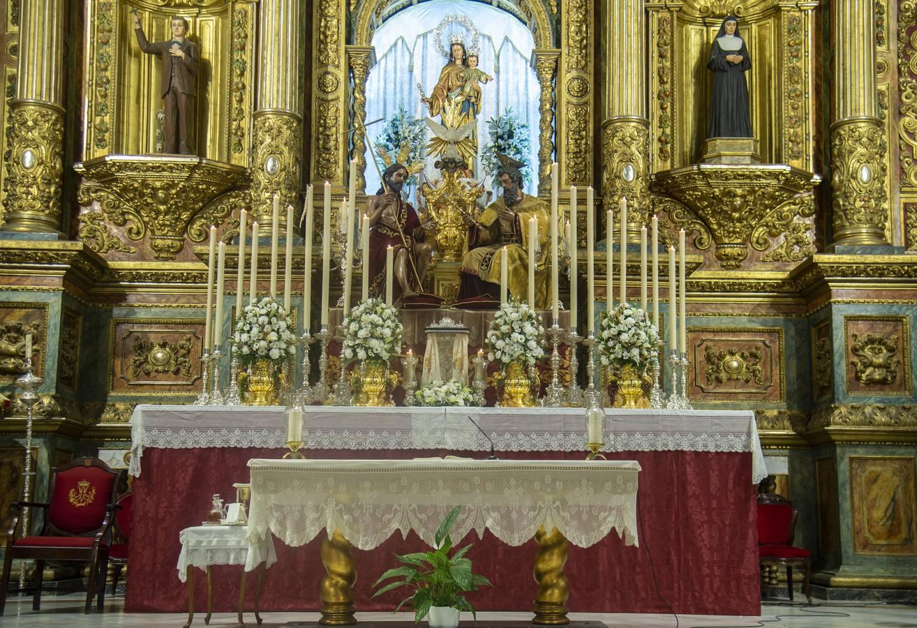 El Sagrado Decreto, en el altar mayor de la basílica de María Auxiliadora