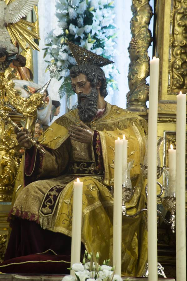 El Sagrado Decreto, en el altar mayor de la basílica de María Auxiliadora