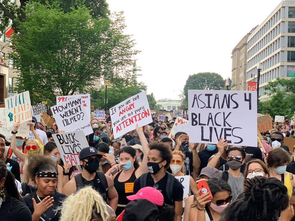 En imágenes: Multitudinaria manifestación en Washington contra el racismo y contra Trump