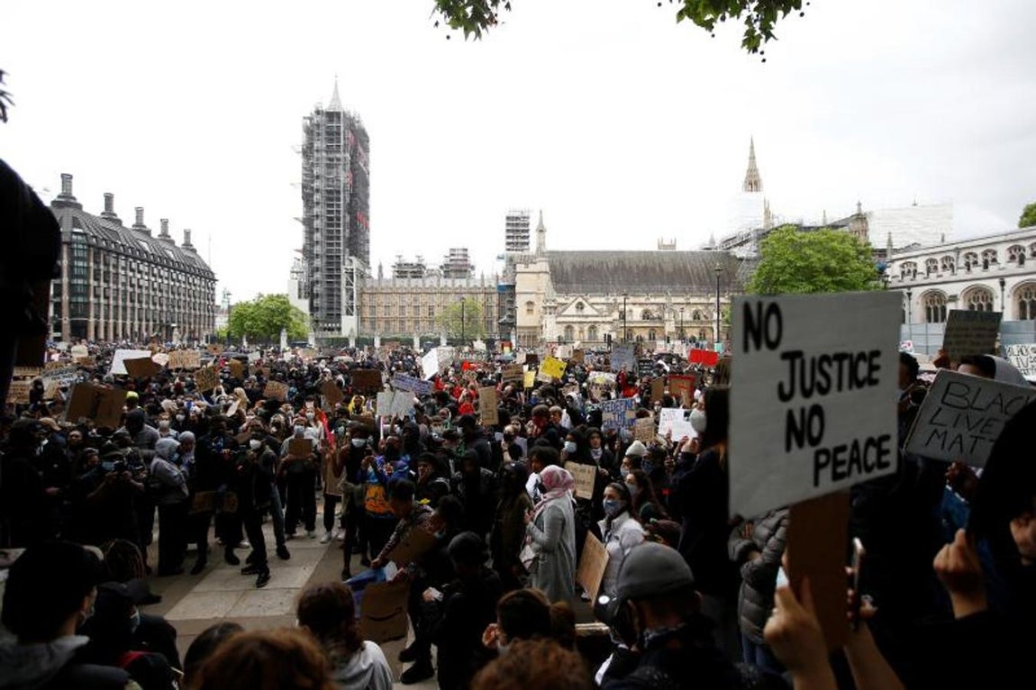 Londres también ha mostrado su repulsa por la muerte del afroamericano. 